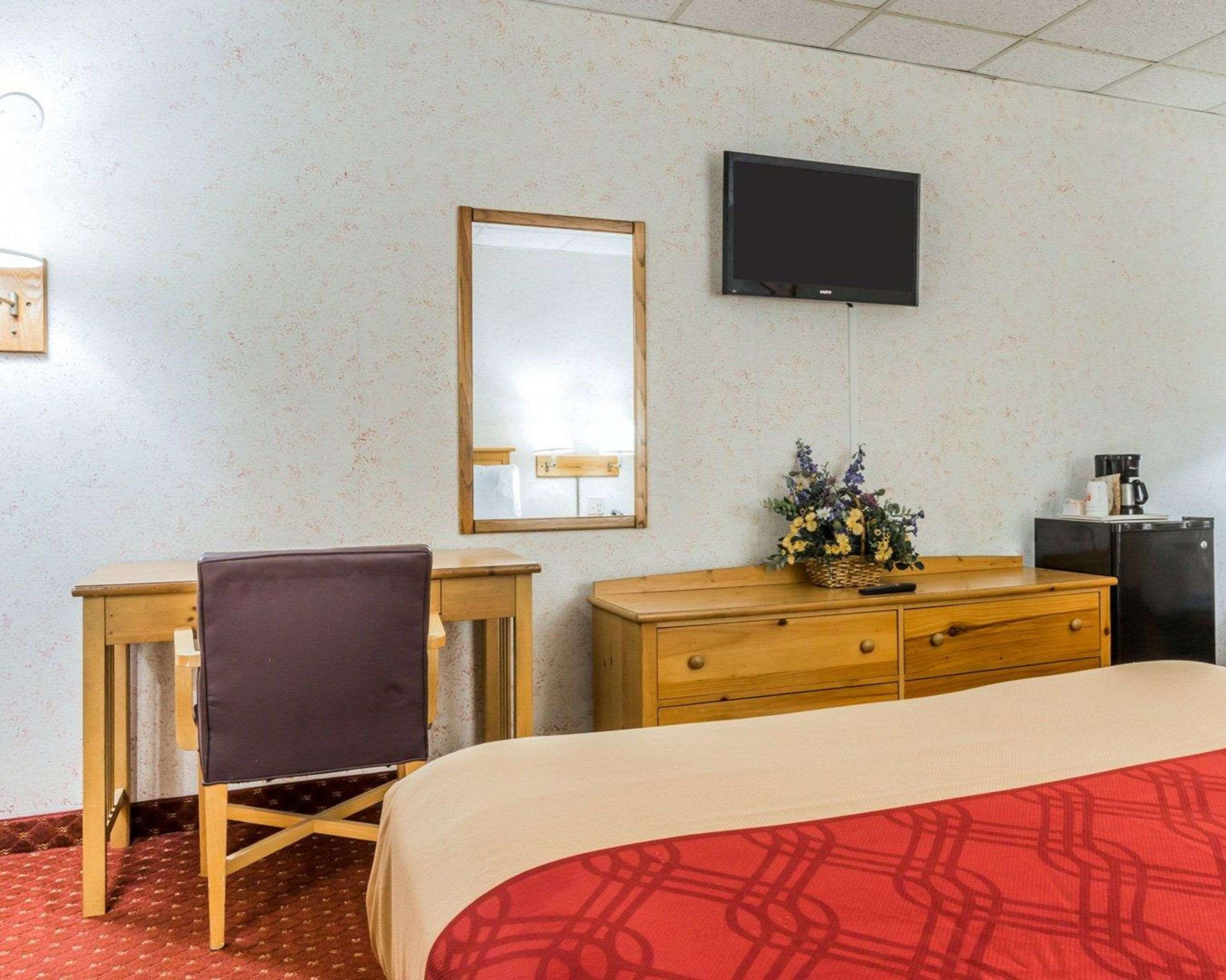 Econo Lodge Stewart International Airport New Windsor Exterior foto