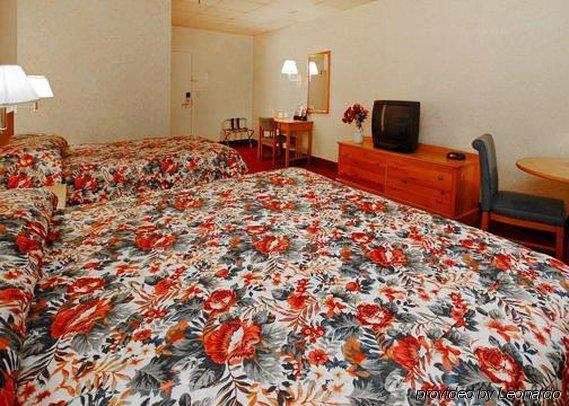 Econo Lodge Stewart International Airport New Windsor Exterior foto